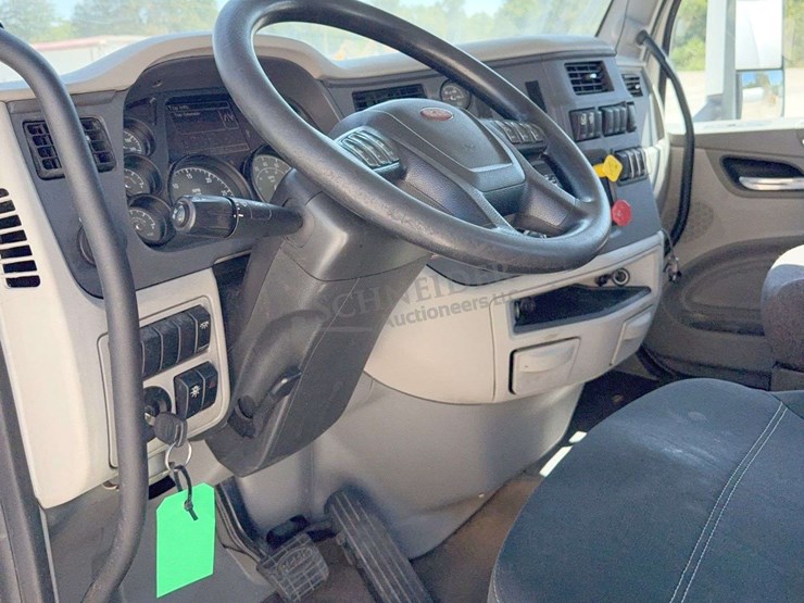 2020-peterbilt-579-image-70