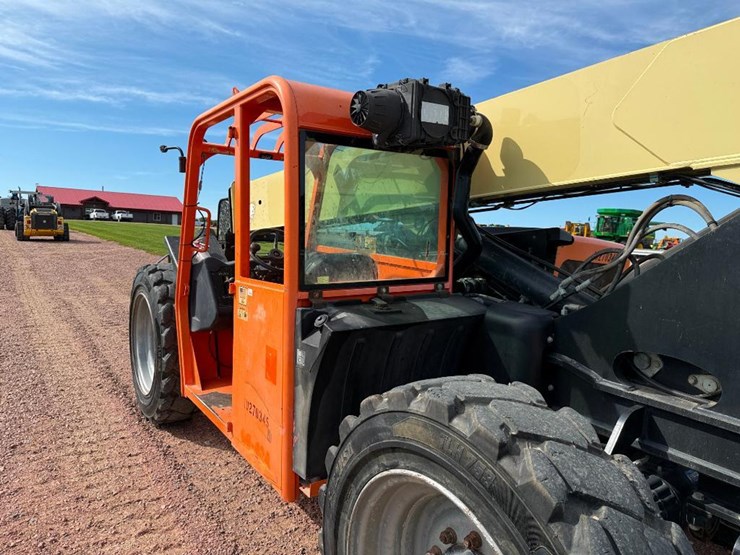 2014-jlg-g6-42a-image-13