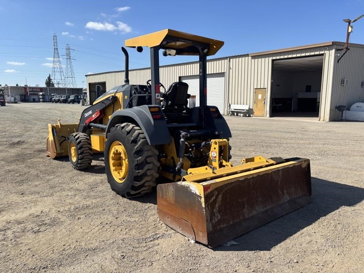 2021-deere-210l-image-4