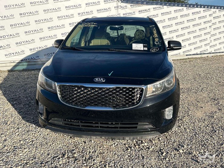 2015-kia-sedona-image-23
