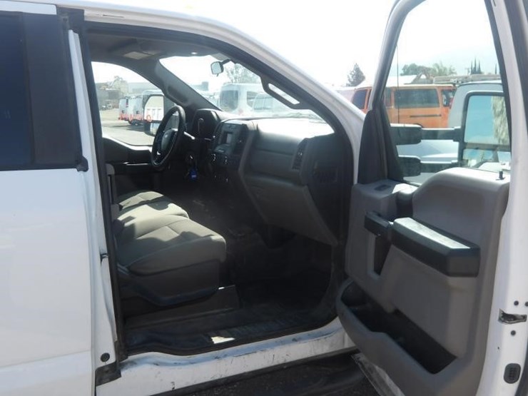 2017-ford-f550-image-20