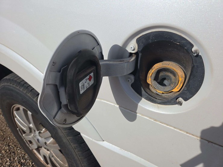 2012-ford-expedition-limited-image-9