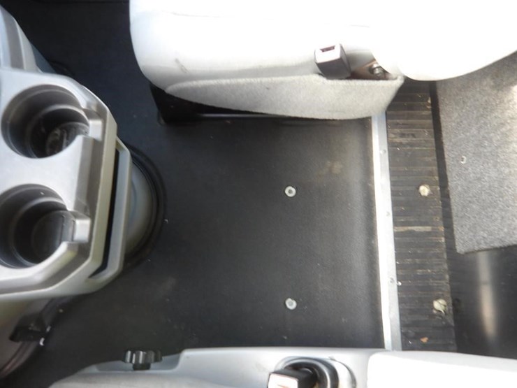 2011-ford-e350-image-16