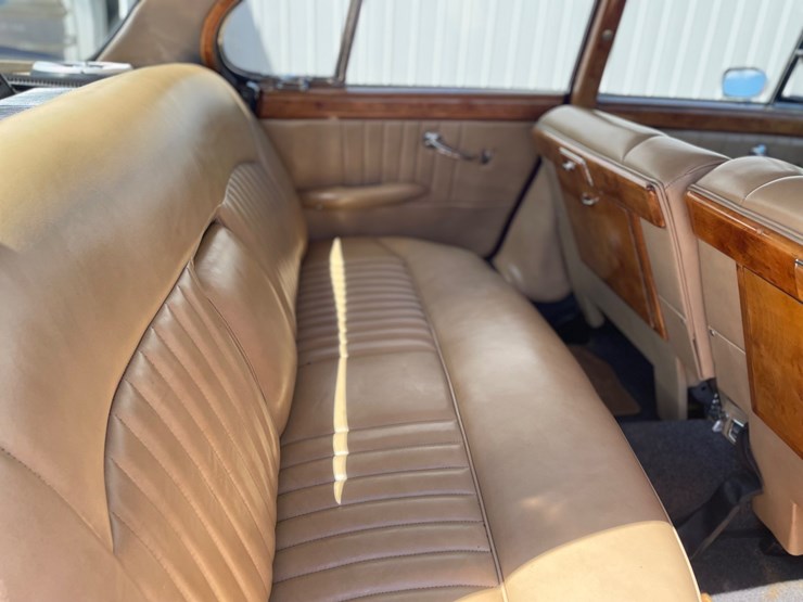 #1066-•-offered-at-no-reserve-|-1967-jaguar-420-g-image-25