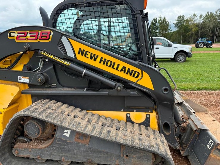 new-holland-c238-image-23