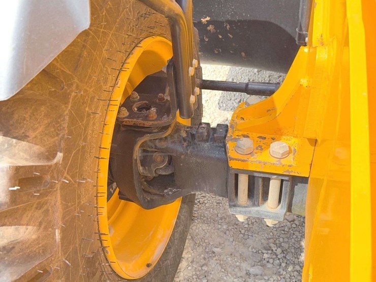 2019-jcb-540-140-image-21