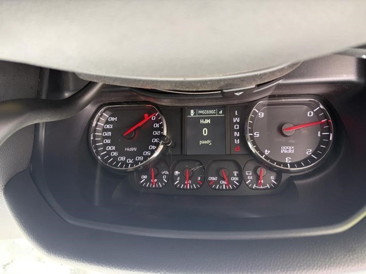 2015-chevrolet-2500-image-15