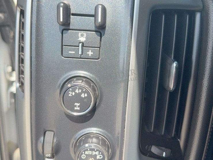 2015-chevrolet-2500hd-image-73