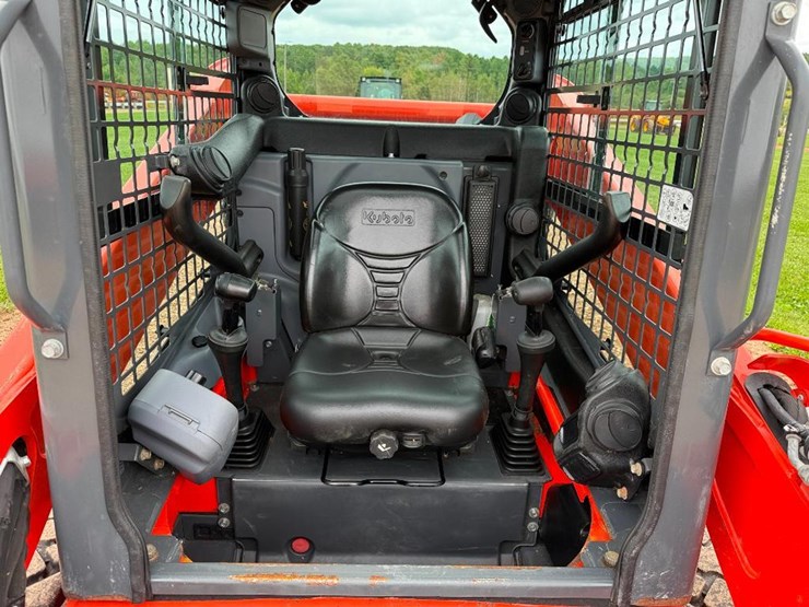 2023-kubota-ssv65-image-25