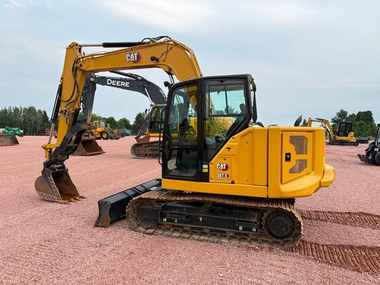 caterpillar-307.5-image-5