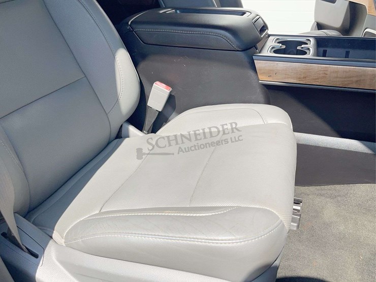 2015-chevrolet-2500hd-image-50