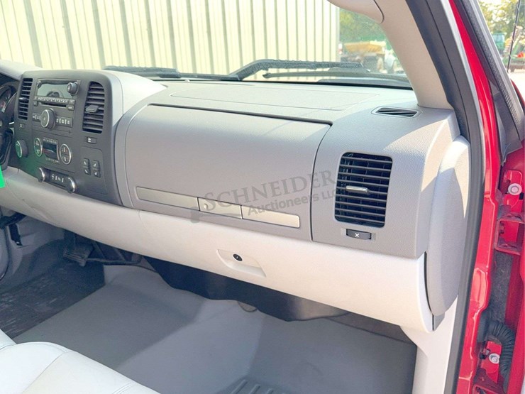 2013-chevrolet-2500hd-image-45