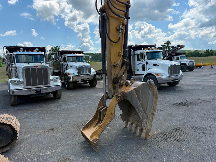 2016-caterpillar-313flgc-image-10