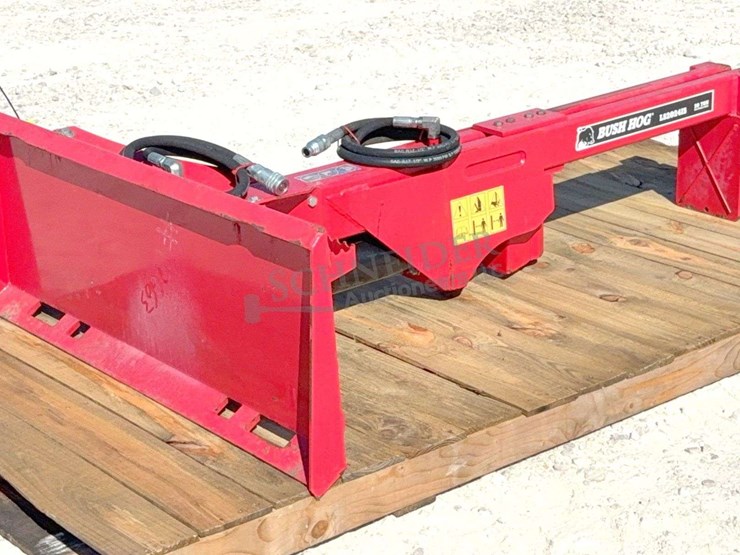 bush-hog-ls2024is-skid-steer-log-splitter-image-1