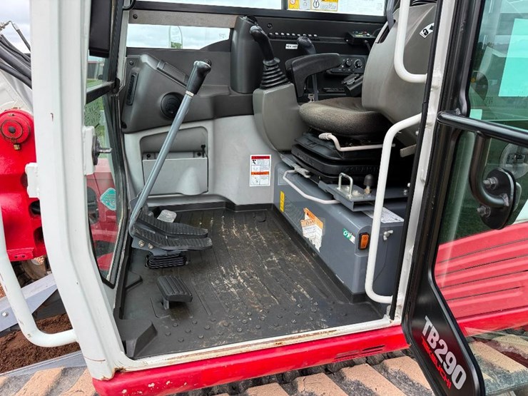 takeuchi-tb290-image-45