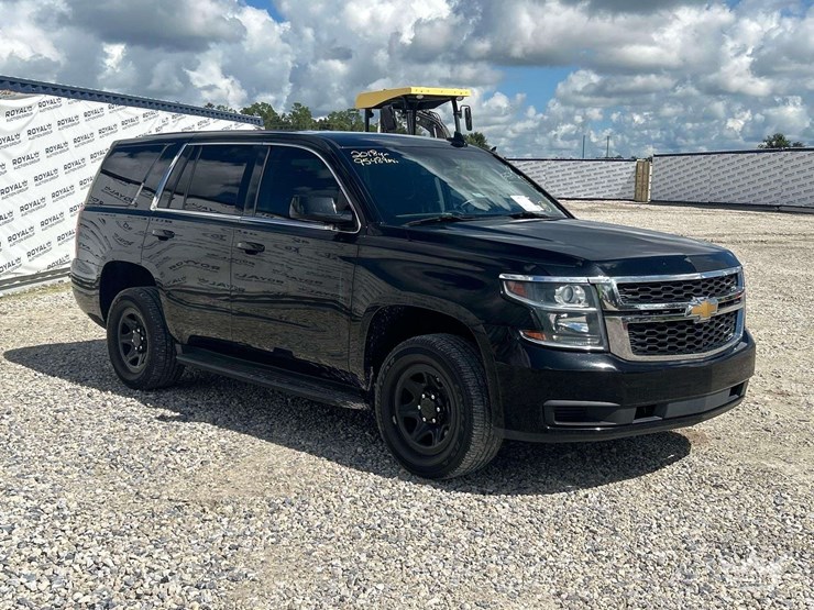 2018-chevrolet-tahoe-image-2