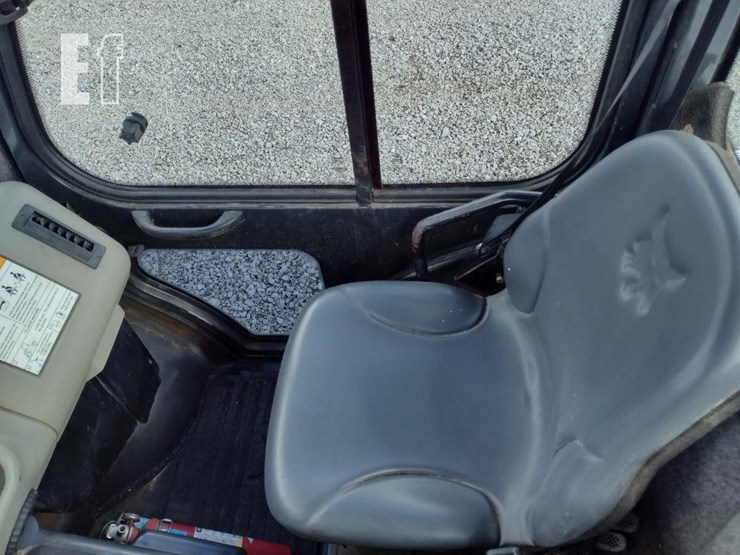 2006-bobcat-toolcat-5600-image-9