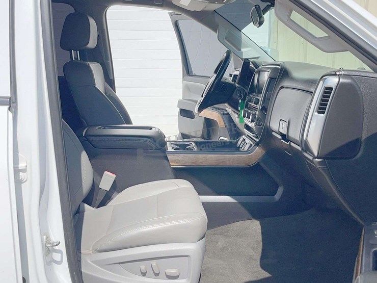 2015-chevrolet-2500hd-image-47