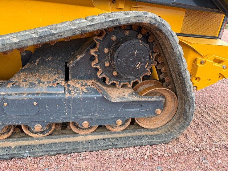 2022-deere-333g-image-10