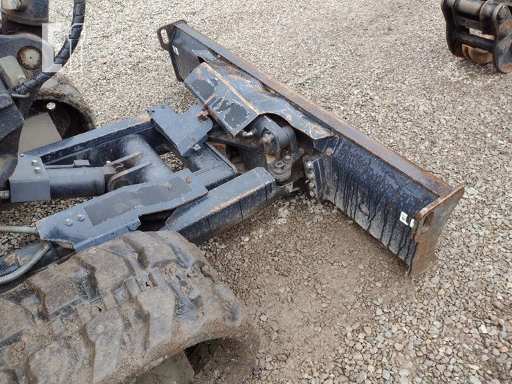 2016-kubota-kx040-4-image-19