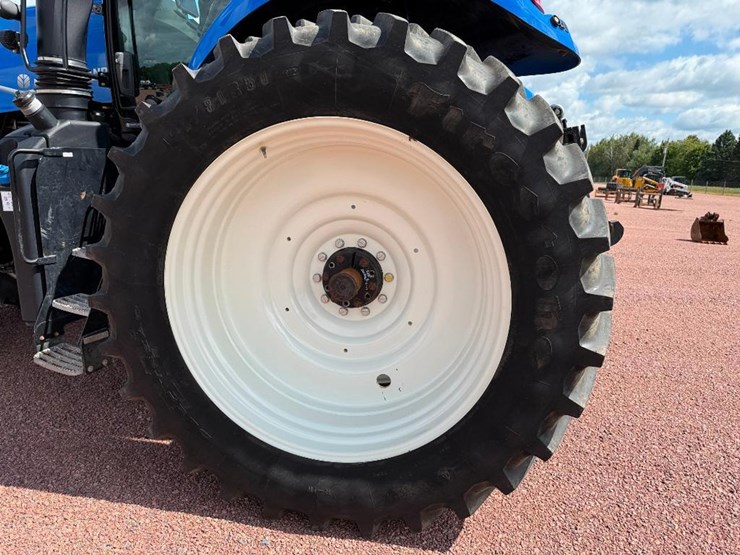 new-holland-t8.320-image-7
