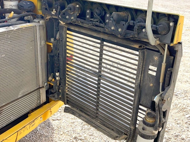 2021-new-holland-c327-image-23