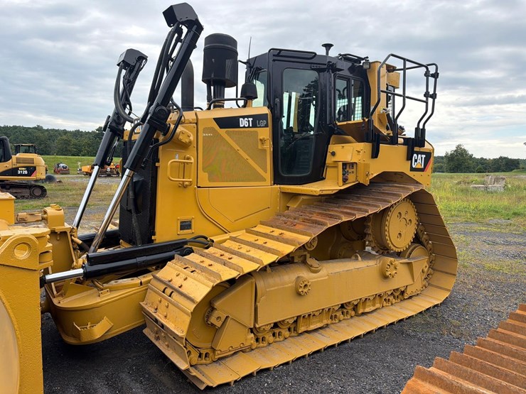 caterpillar-d6t-lgp-image-2