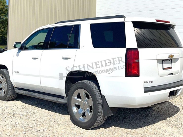 2016-chevrolet-tahoe-lt-image-6