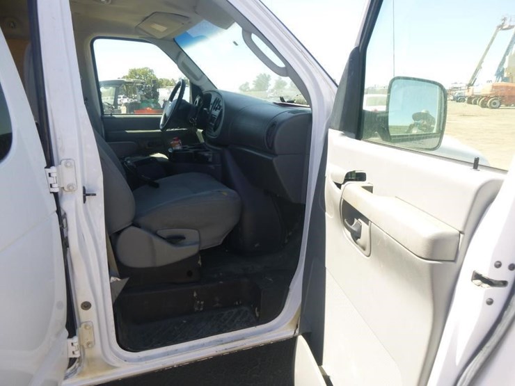 2008-ford-e350-image-15