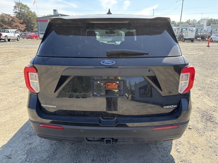 2021-ford-explorer-image-5