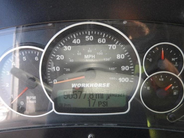 2008-workhorse-w62-image-23