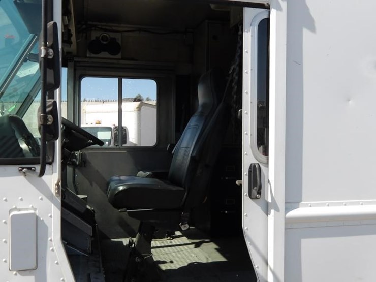 2008-workhorse-w62-image-20