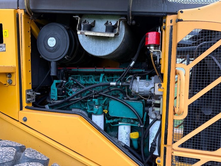 volvo-l90f-image-25