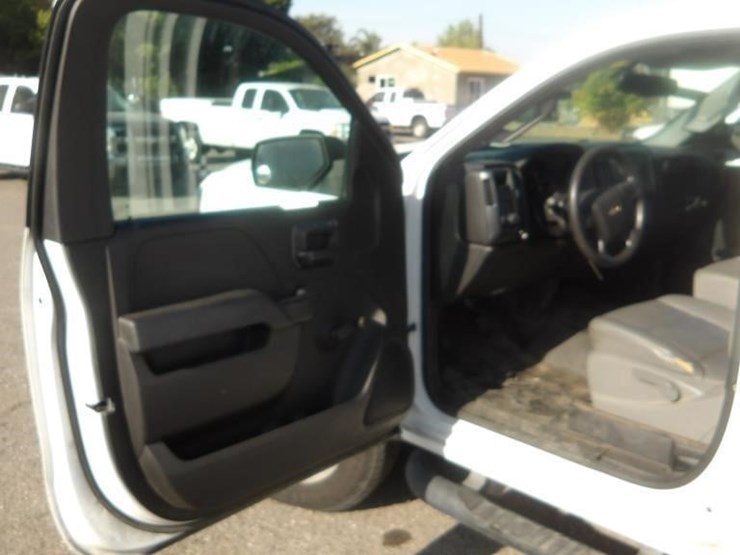 2016-chevrolet-2500-image-18