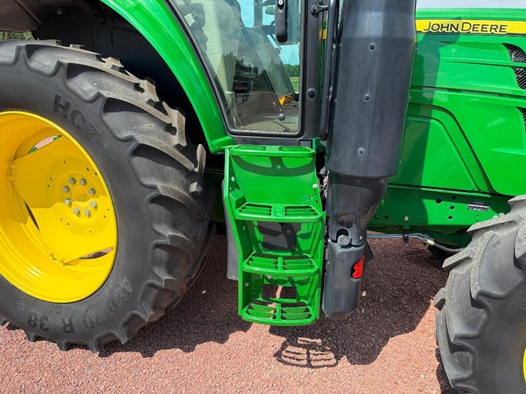 john-deere-6110m-image-16
