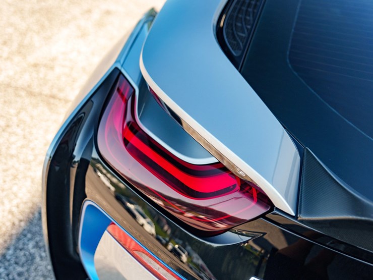 #1064-•-2015-bmw-i-8-image-25