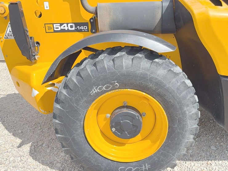 2019-jcb-540-140-image-31