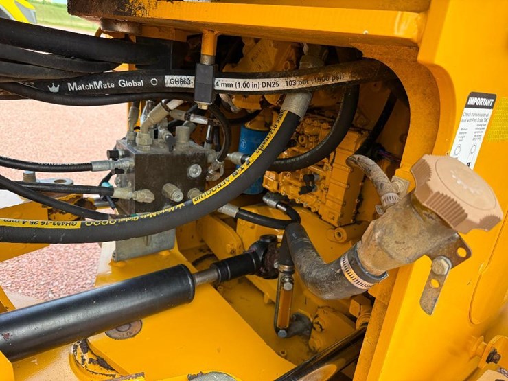 deere-524k-image-47