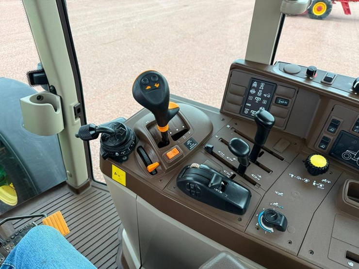 john-deere-7220-image-47