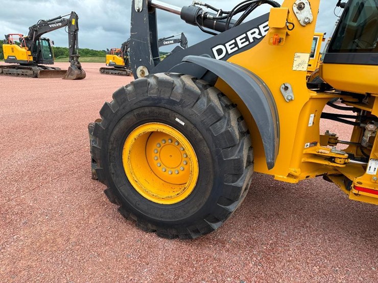 2019-deere-544l-image-9
