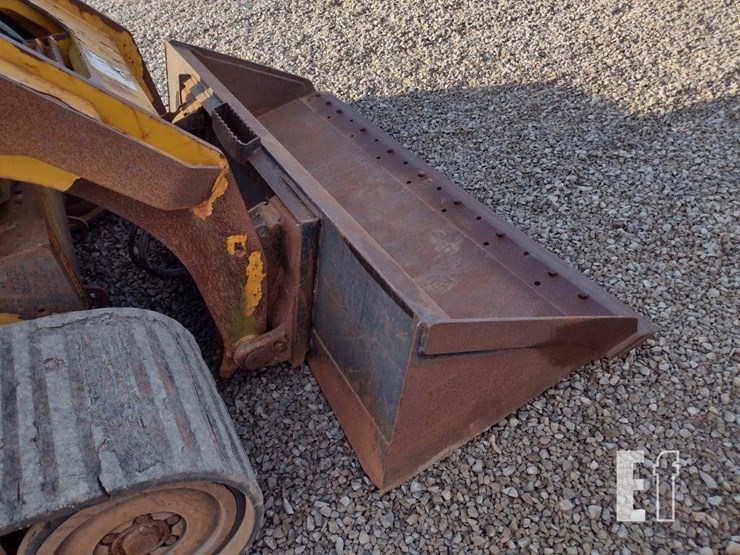 2015-caterpillar-287d-image-21
