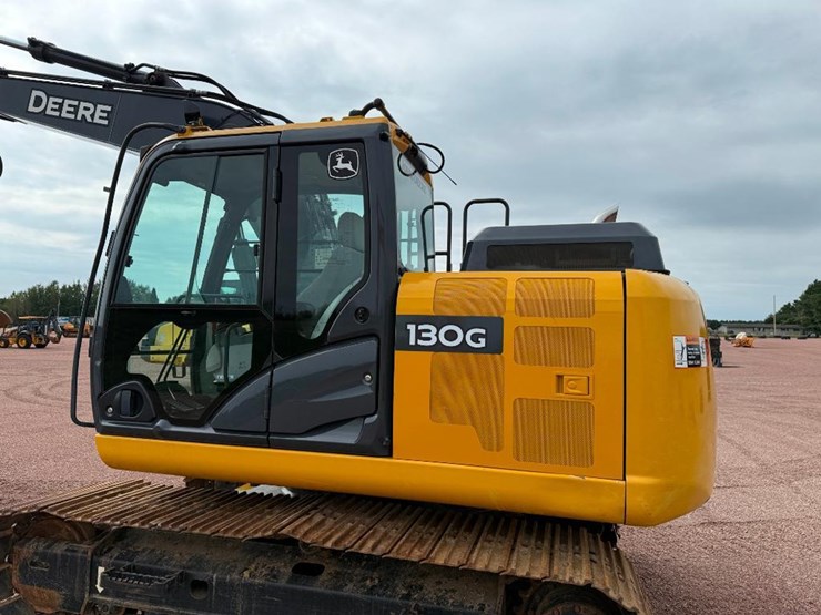deere-130g-image-23