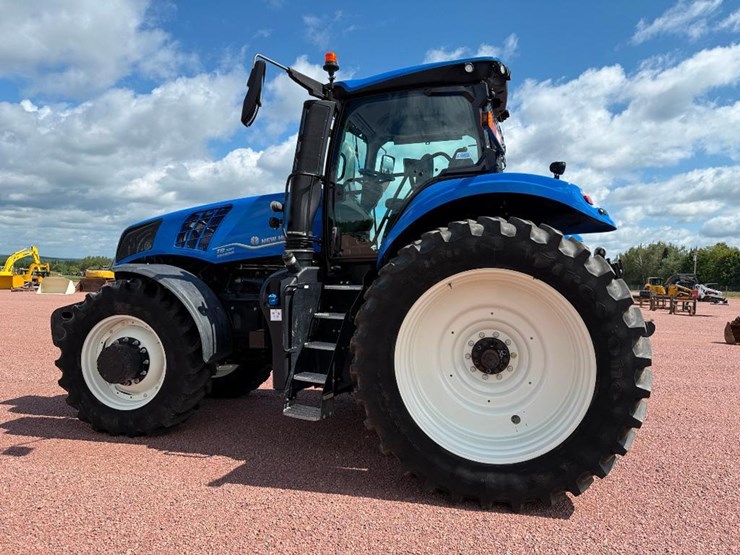 new-holland-t8.320-image-6