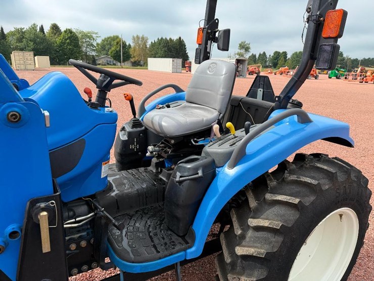 new-holland-tc35da-image-40