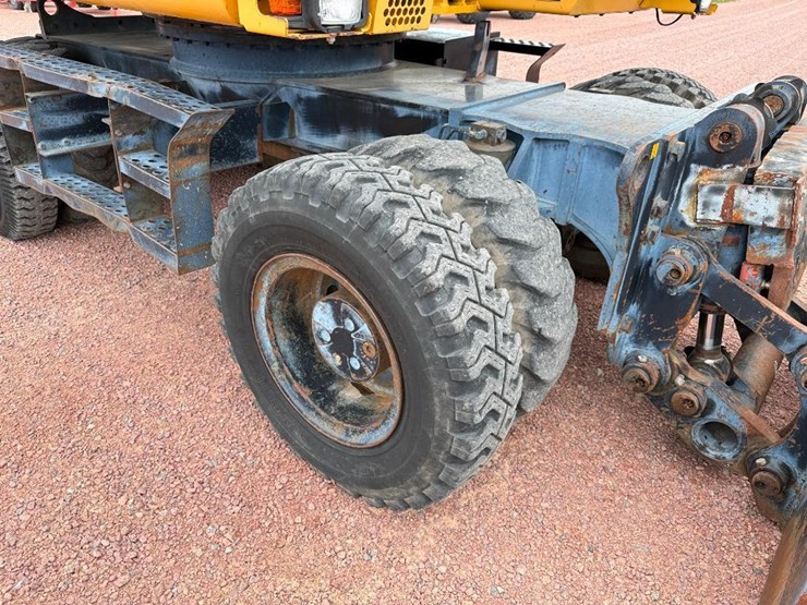 deere-210c-w-image-8