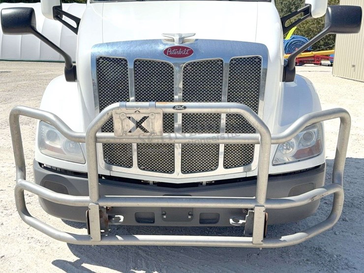 2020-peterbilt-579-image-9