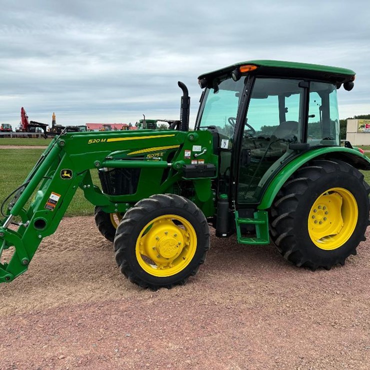 JOHN DEERE 5075E