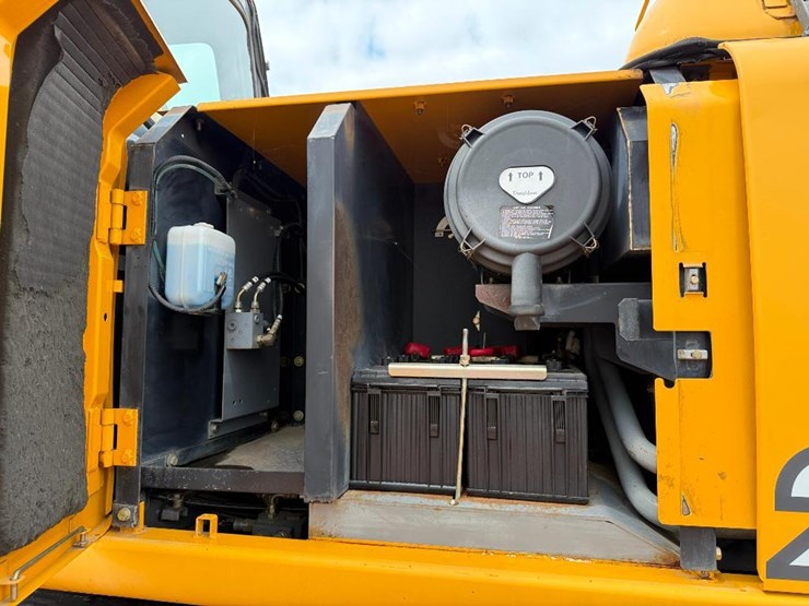 deere-210c-w-image-34