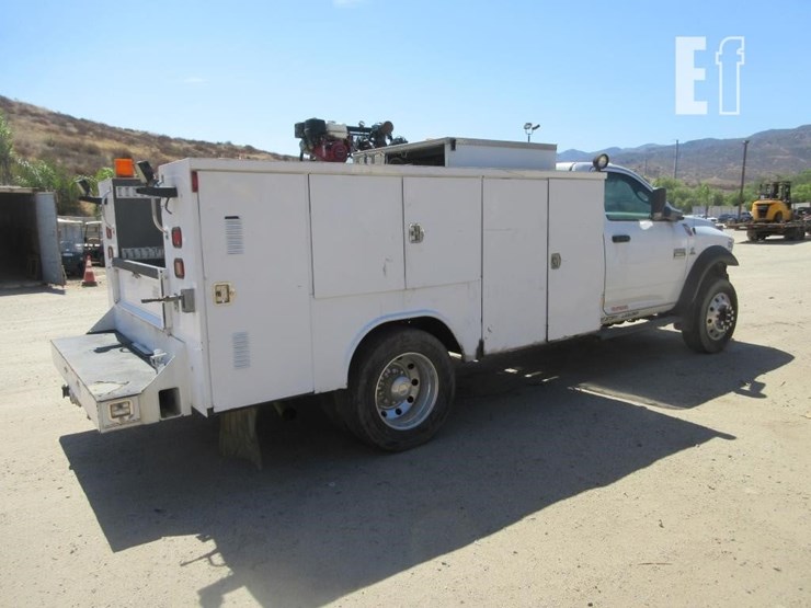 2011-dodge-ram-5500hd-image-3