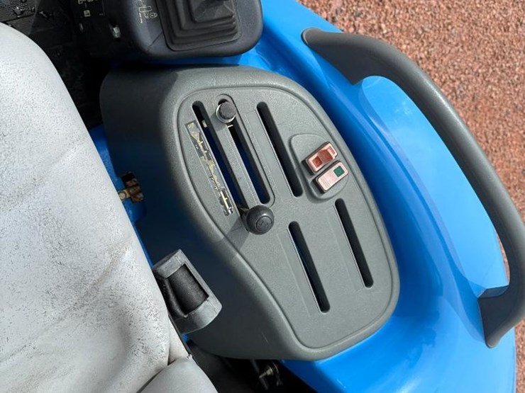 new-holland-tc35da-image-47